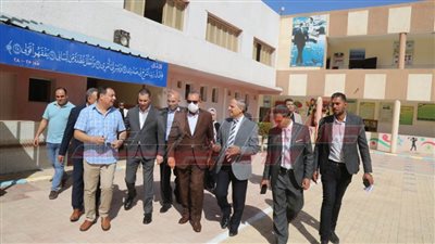 محافظ كفر الشيخ يتفقد عددًا من المدارس ويوجه بتفعيل مجموعات التقوية