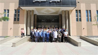 وزير التعليم العالي يتلقى تقريرًا حول انتظام الدراسة بجامعة الزقازيق الأهلية 