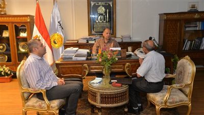 محافظ أسيوط يستعرض مجهودات الطب البيطري خلال شهر وتحرير 42 محضرا وطن مضبوطات 