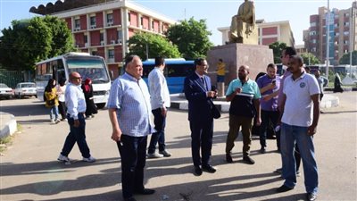 رئيس جامعة سوهاج يتابع سير العملية التعليمية بالحرم الجامعي القديم