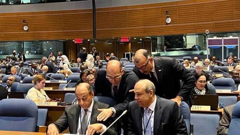 وزير الطيران خلال