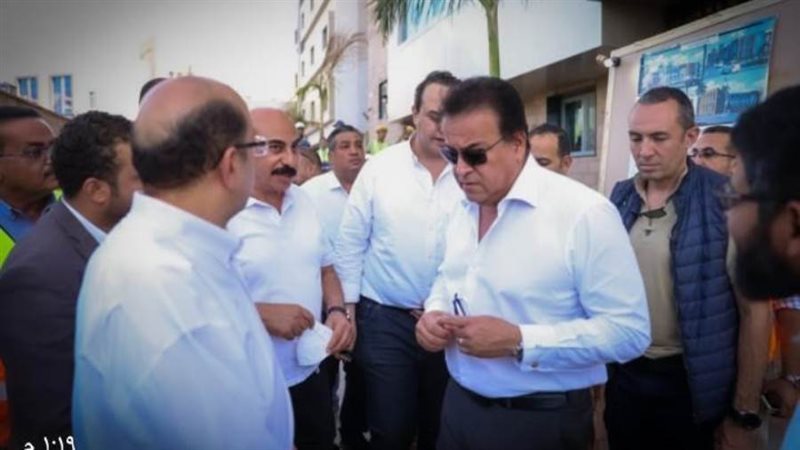 وزير الصحة في أسوان