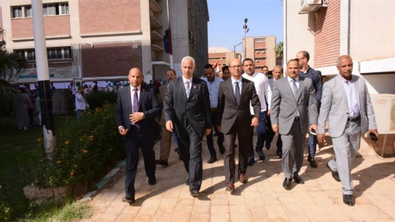 رئيس جامعة أسيوط