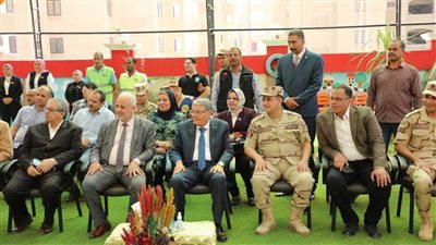 محافظ المنيا يتابع انتظام سير العملية التعليمية بعدد من المدارس الحكومية والخاصة