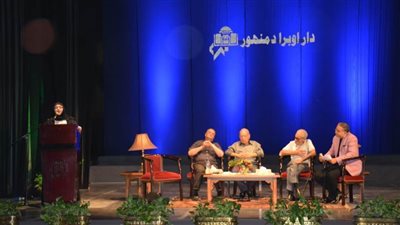 إبداعات شعرية تلقى استحسان الجمهور بأوبرا دمنهور