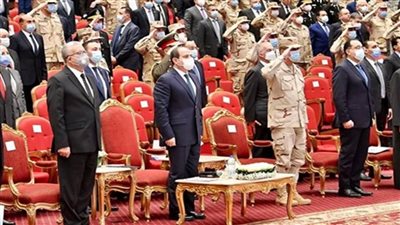 عزف السلام الوطني عقب كلمة الرئيس السيسي فى الندوة التثقيفية للقوات المسلحة