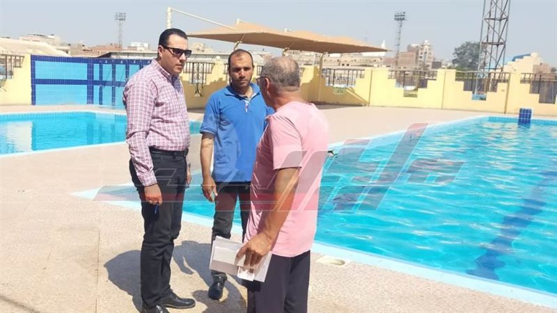 حمامات السباحة