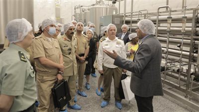 القوات المسلحة تنظم زيارة للملحقين العسكريين والاقتصاديين العرب والأجانب للمنطقة الاقتصادية لقناة السويس