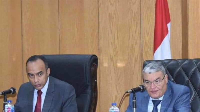 محافظ المنيا خلال