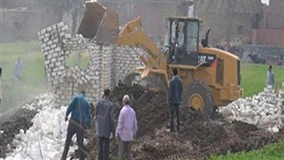 إزالة 12حالة تعد على الأراضي الزراعية بالغربية