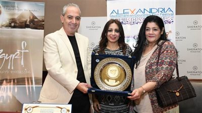 الأمير أباظة يكرم النجوم الراحلين بمهرجان الإسكندرية السينمائي