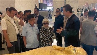 نائب رئيس جمهورية اندونسيا السابق يزور متحف الحضارة