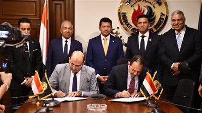 وزير الشباب يشهد مراسم توقيع بروتوكول تعاون مشترك مع حزب حماة الوطن