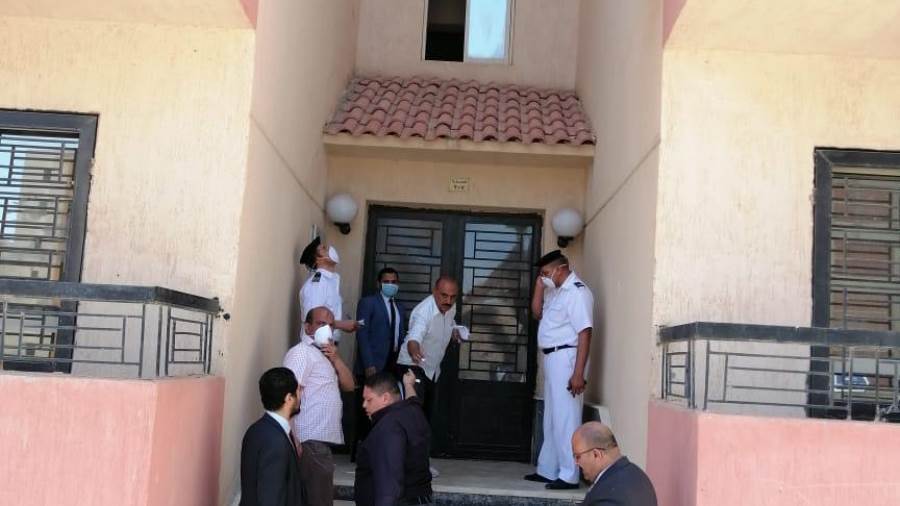 عادل النجار: ضبط عدد من الوحدات المخالفة.. واستمرار أعمال اللجنة لتشمل جميع مشروعات الإسكان الاجتماعي بالمدينة