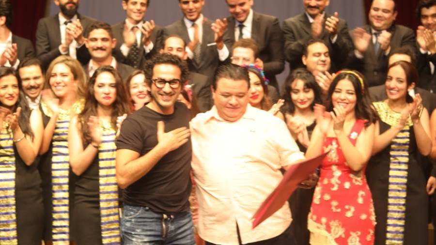 المخرج خالد جلال وفريق العمل
