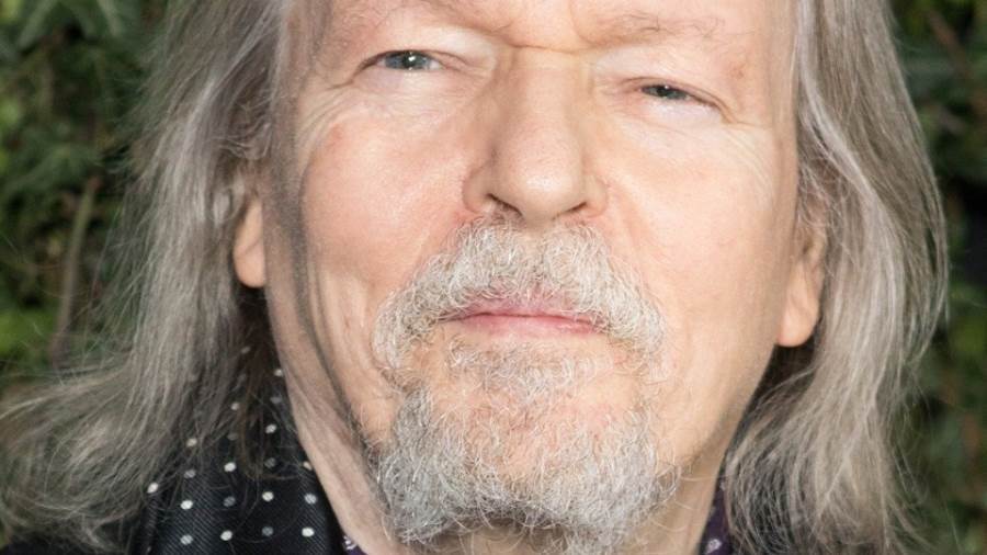 كريستوفر هامبتون الكاتب البريطاني