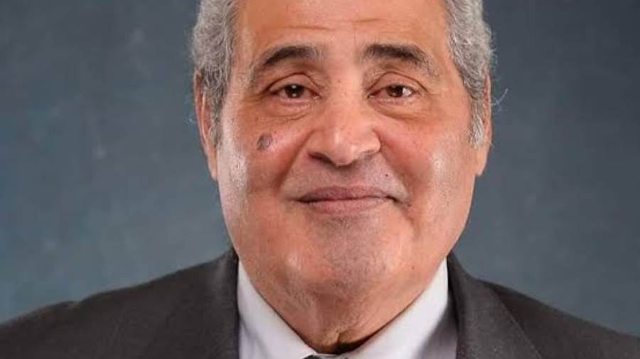 الدكتور نبيل فاروق