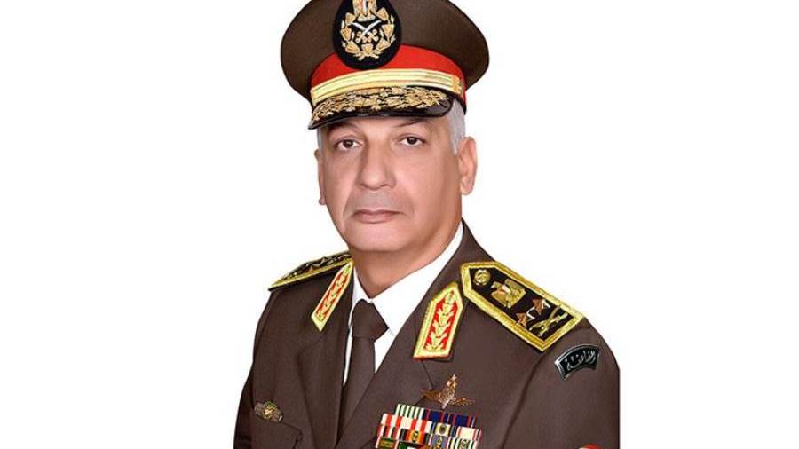 وزير الدفاع والإنتاج الحربي