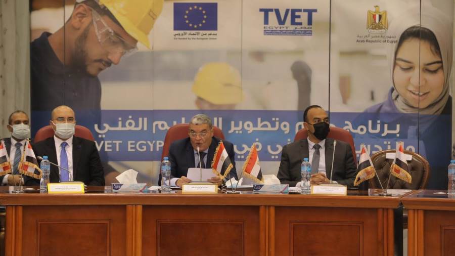 خلآل البرنامج الفنى بالمنيا