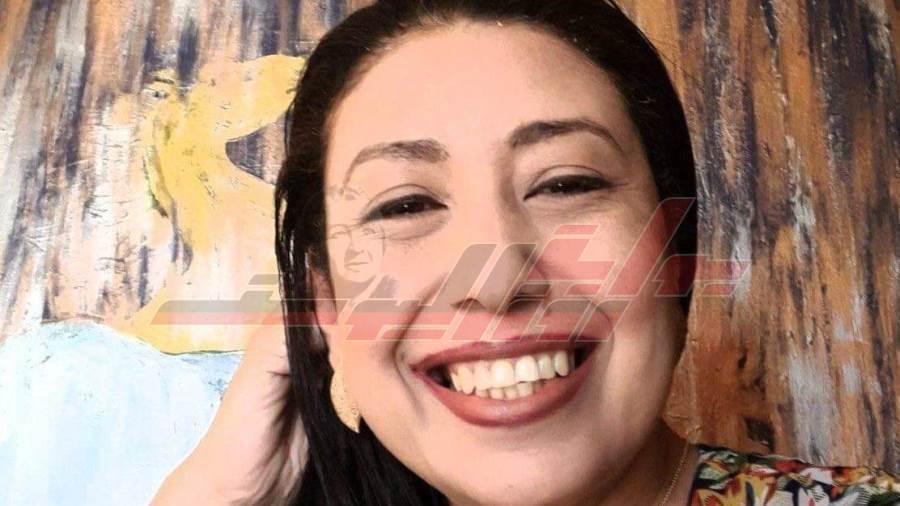 الفنانة التشكيلية وفاء ياديس