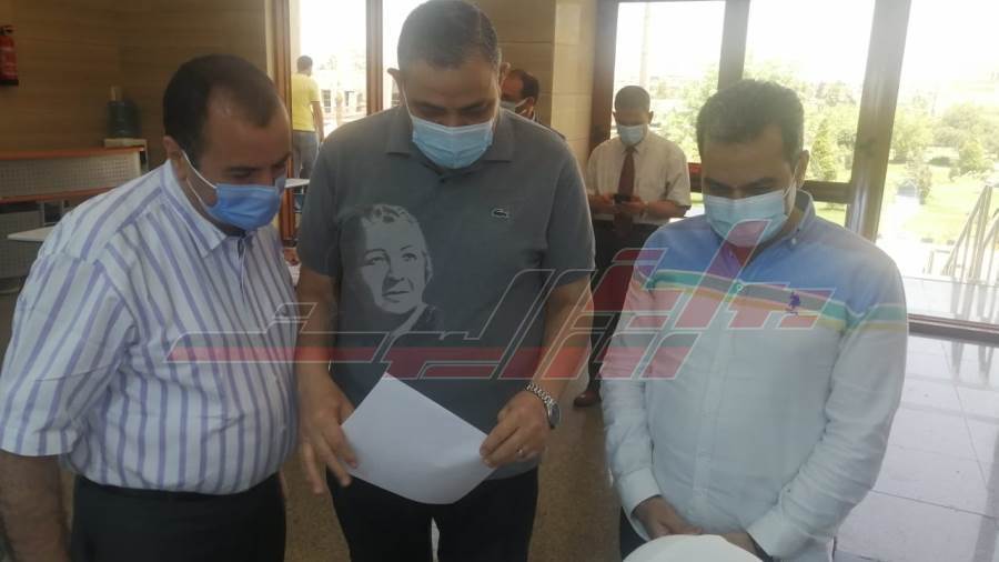 رئيس الجامعة بتفقد الامتحانات