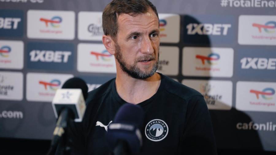 رودلفو أروابارينا - المدير الفني لبيراميدز