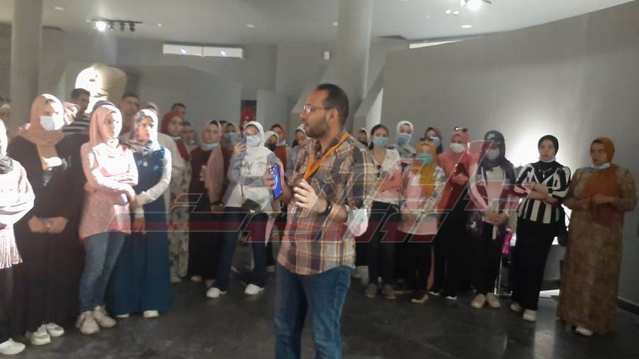 الطلاب خلال التدريب بالجامعة