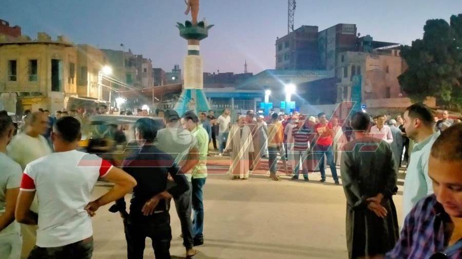 أهالي تلا في انتظار وصول الجثمان