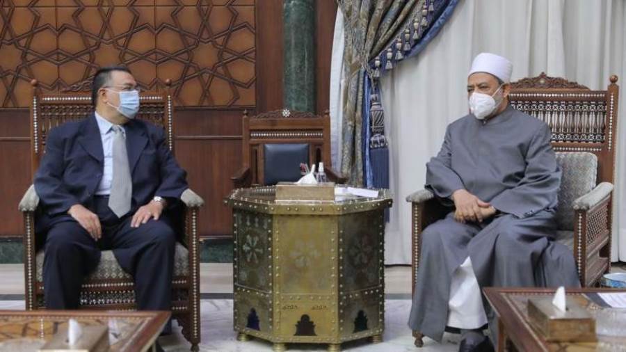الامام الاكبر والسفير المصرى بماليزيا