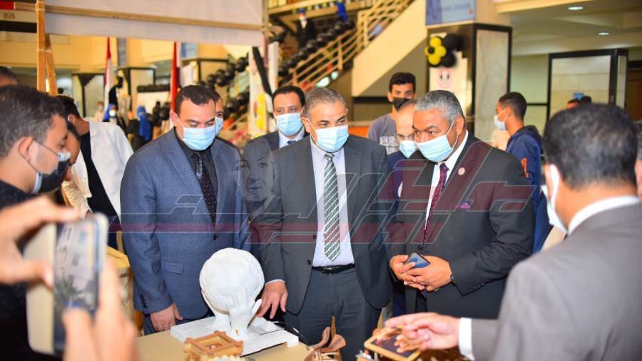 محمود بكري ورئيس جامعة كفرالشيخ