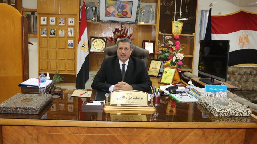 يوسف الديب وكيل وزارة التربية والتعليم بالبحيرة