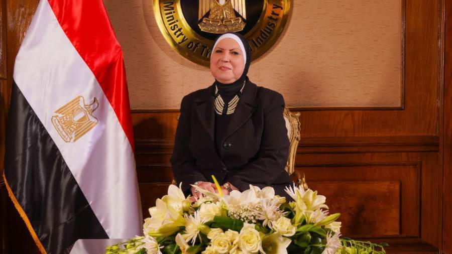 وزيرة التجارة والصناعة نيفين جامع