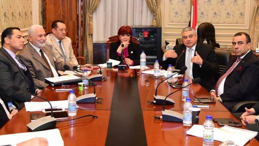 لجنة السياحة والطيران بالبرلمان