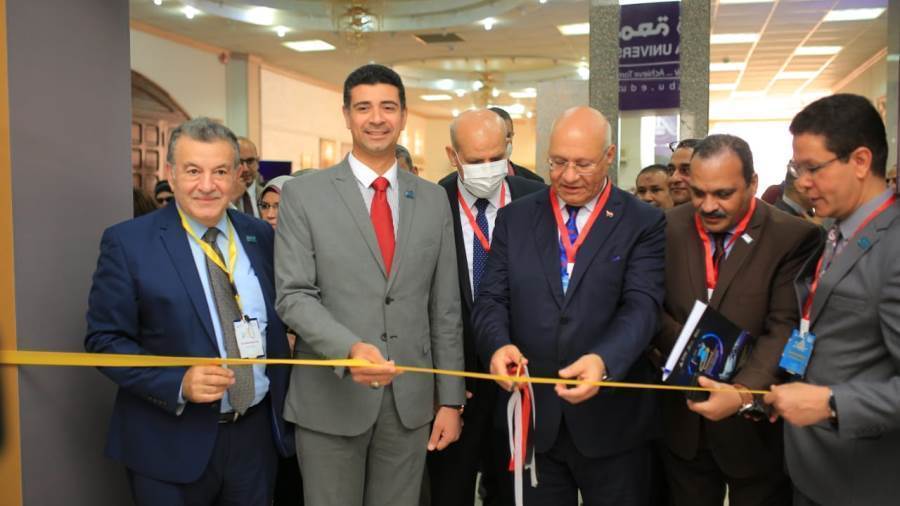 رئيس جامعة بنها يفتتح المؤتمر