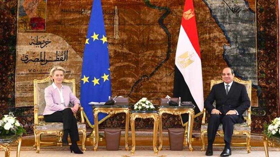 الرئيس عبد الفتاح السيسي أثناء لقائه رئيسة المفوضية الأوروبية