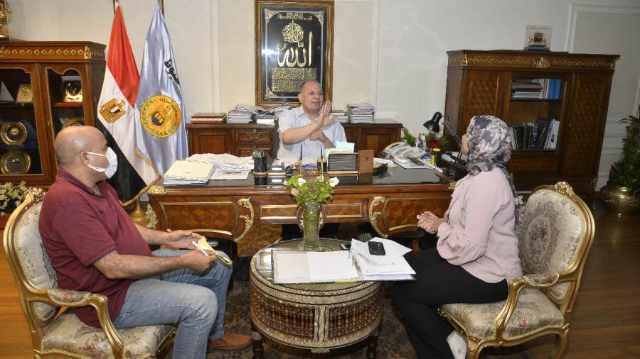 محافظ أسيوط يجتمع بمسئولي المتغيرات المكانية
