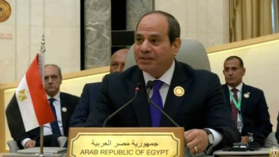 الرئيس السيسي أثناء القاء كلمته في قمة جدة