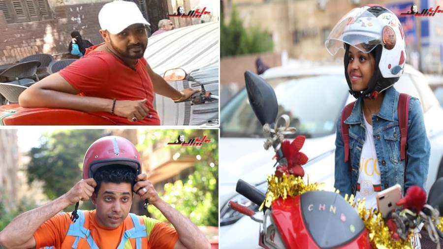 عدد من الشباب العاملين في مجال توصيل الطلبات