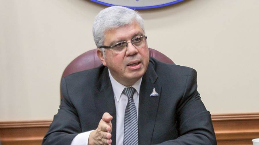 أيمن عاشور