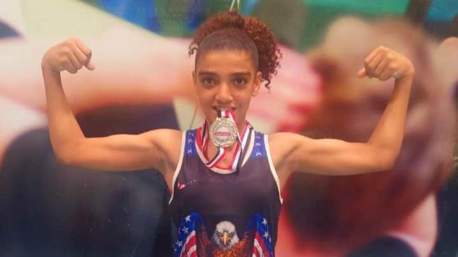 بطلة القليوبية فى المصارعة