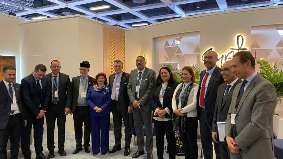 الوزير مع وفد من أعضاء البرلمان في دولة المغرب