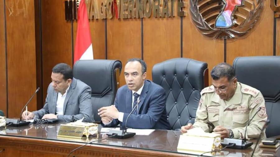 نائب محافظ المنيا خلال الاجتماع