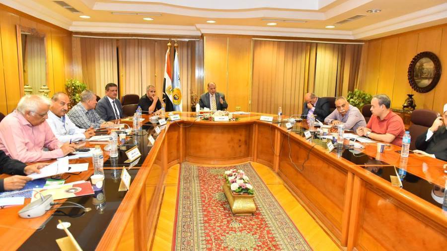 محافظ أسيوط يتابع الاستعدادات النهائية لاستقبال عيد الأضحى المبارك
