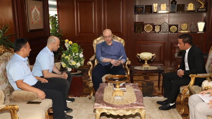 محافظ بنى سويف يلتقى الشركة الصينية