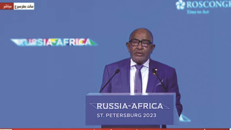 رئيس جمهورية جزر القمر والرئيس الحالي للاتحاد الإفريقي غزالي عثماني