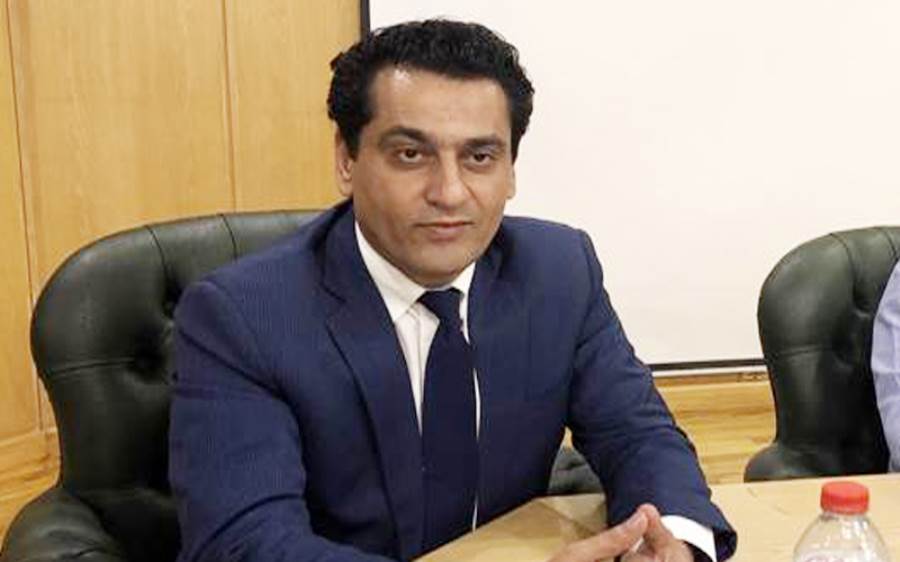 الكاتب الصحفي أيمن عبدالمجيد