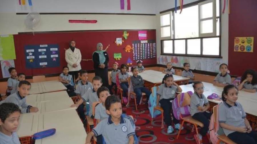 نائب المحافظ في جوله تفقدية للمدرسه الدوليه