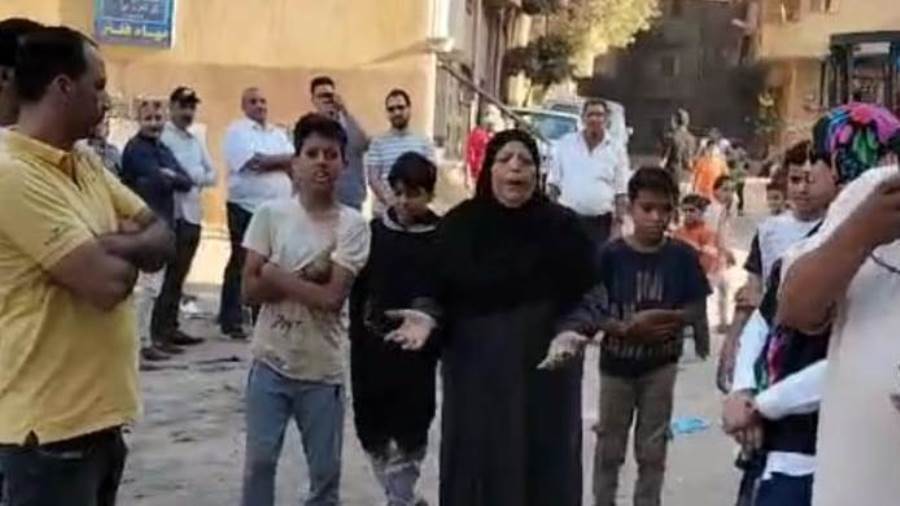 عدد من الاهلي خلال عملية الإزالة