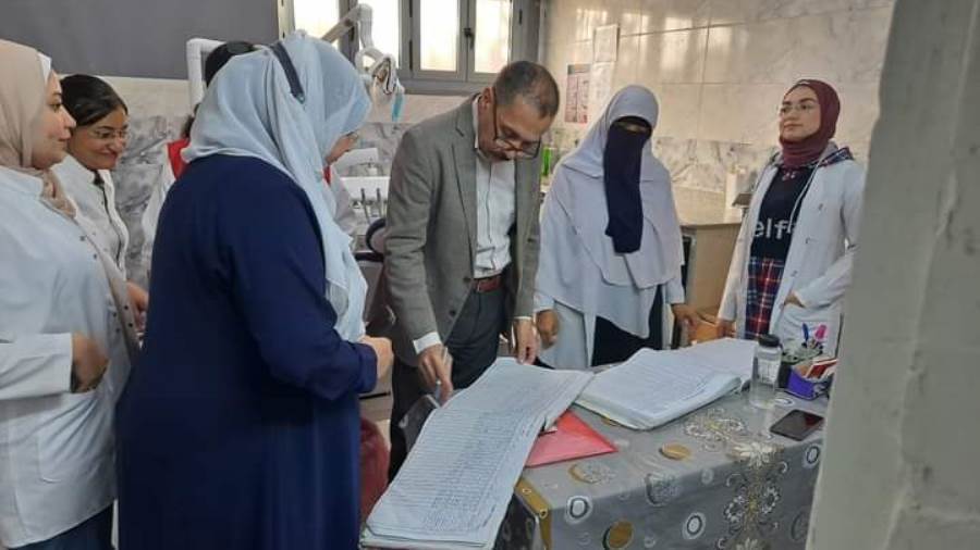 وكيل وزارة الصحة في جوله مفاجئه لعيادة25يناير ومكتب الصحه