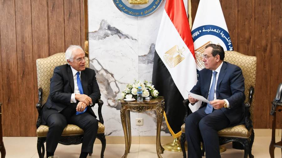 وزير البترول يبحث مع رئيس مجموعة كوبيلوزوس